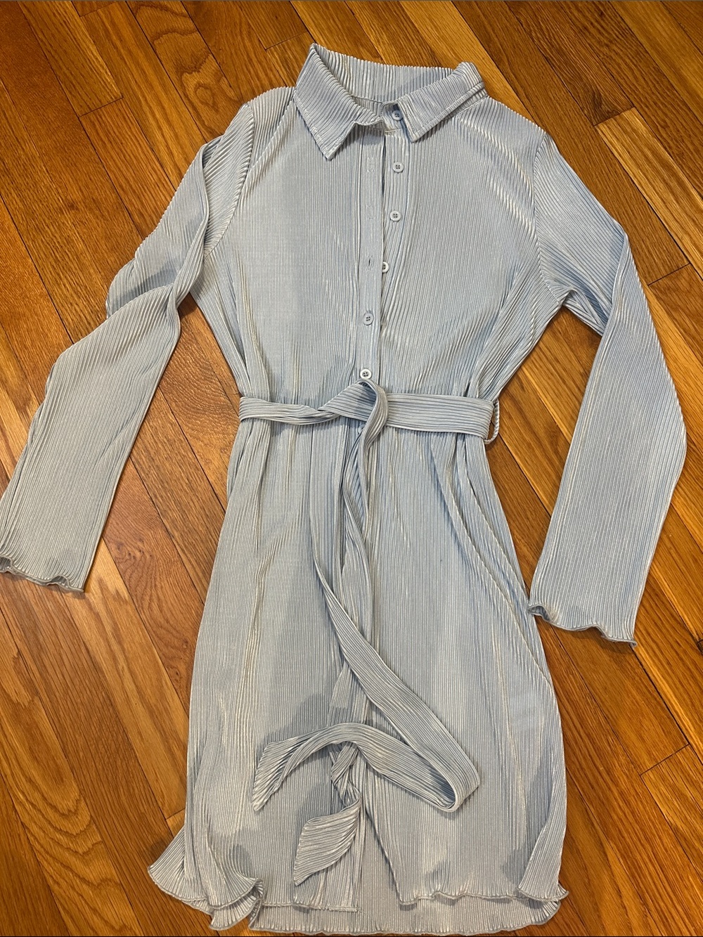 Baby blue short dress.